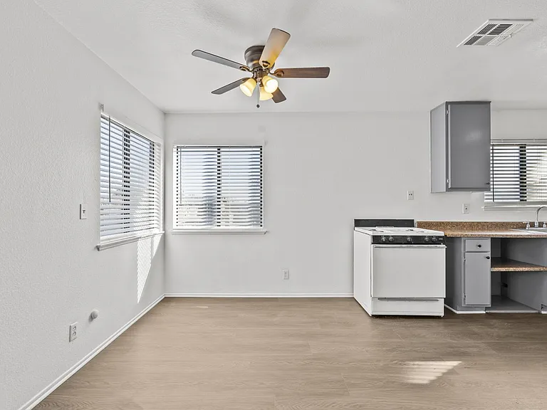 38501 Larkin Ave #4 — Photo 6