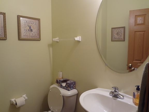 4th image of 2920 Glacier Way Unit B