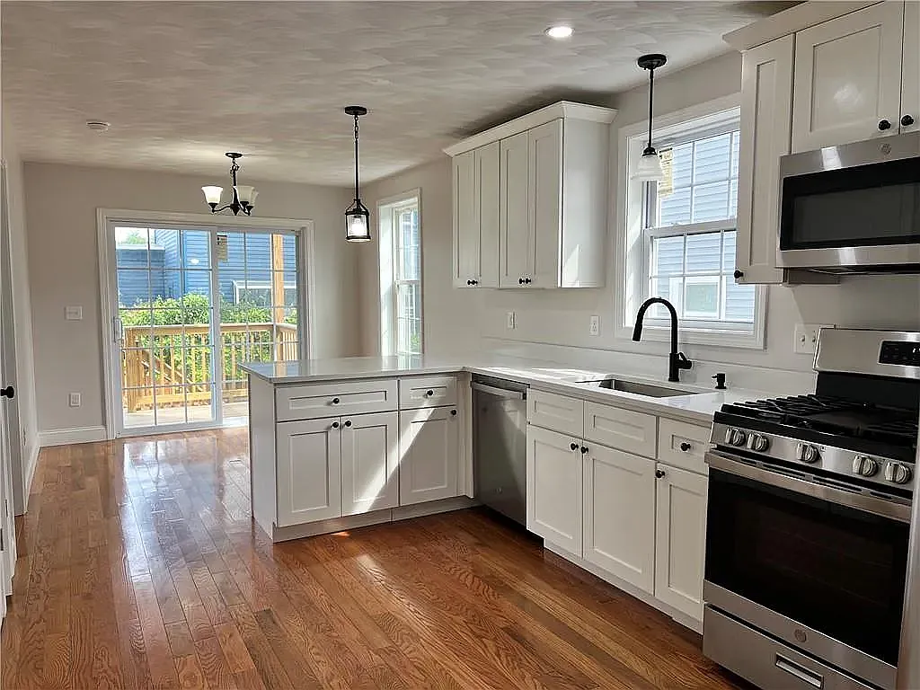 3 bed, 1400 sqft, $2,500 — Photo 1