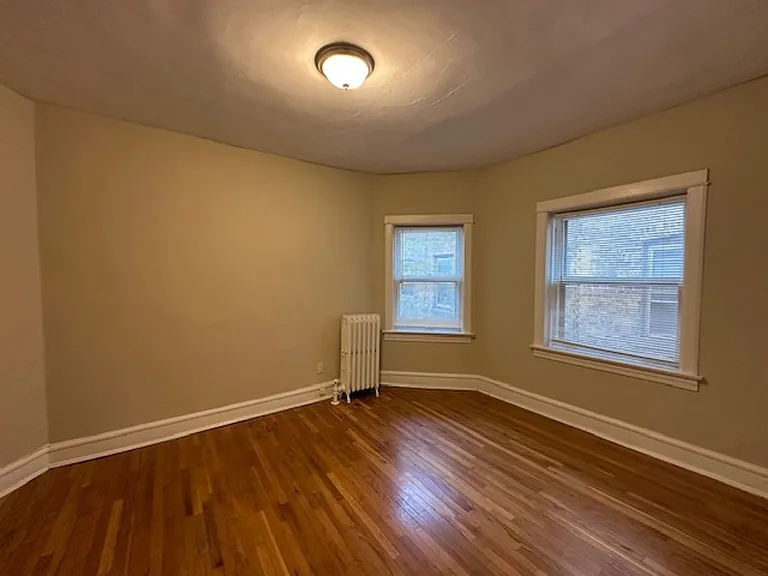 Bright, Spacious 3BR in Prime Upper East Side — Photo 11