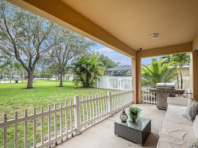 706 York Dale Dr — Photo 23