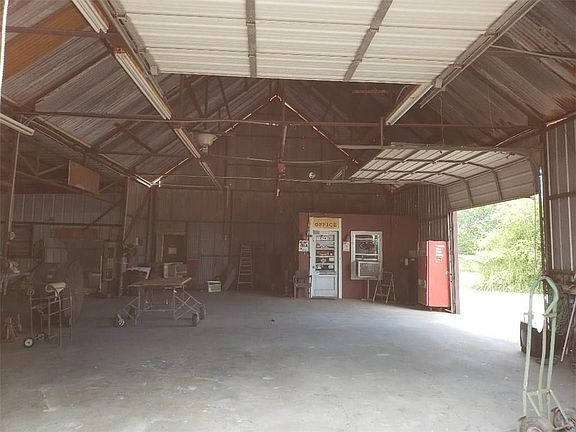 3rd image of 5275 Highway 77