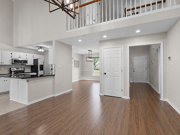 5th image of 755 Cloud Dr