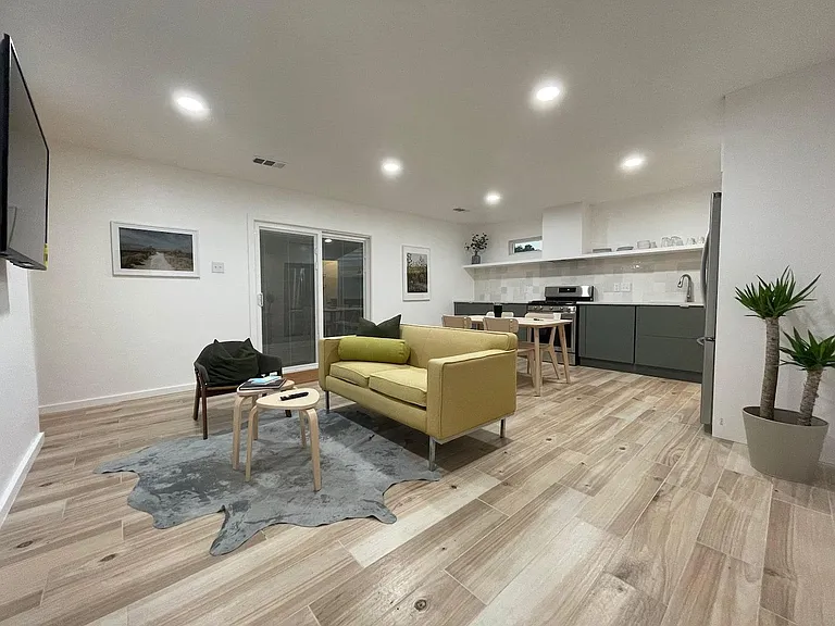 906 E Leslie Cir #B — Photo 12