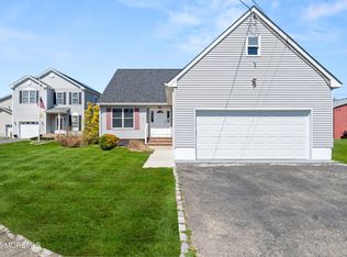 7 Lake Avenue, Island Heights, NJ