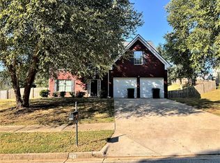 621 Howell Dr, Locust Grove, GA 30248