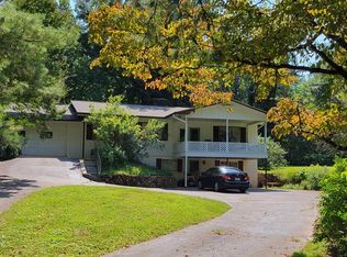 332 Valley Ln, Franklin, NC 28734