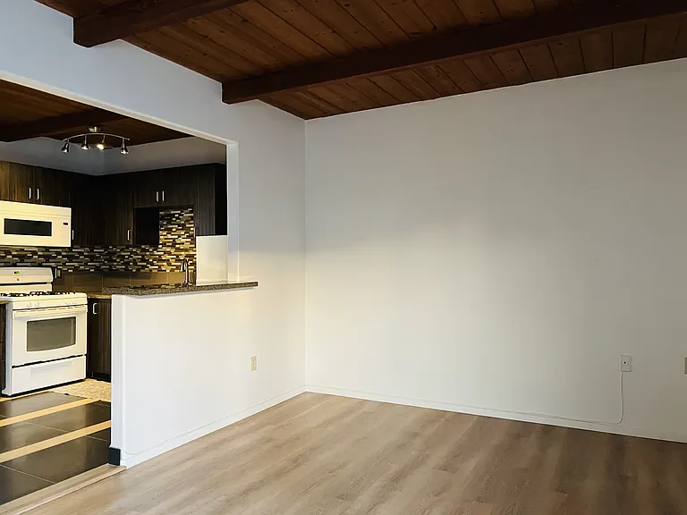 349 Playa Del Sur St — Photo 4