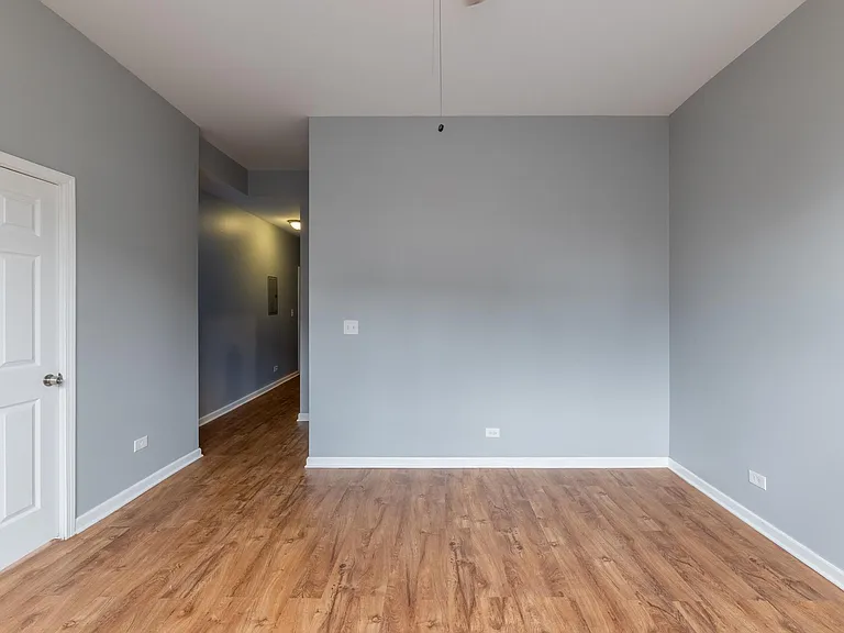 1102 W 18th St #3F — Photo 7