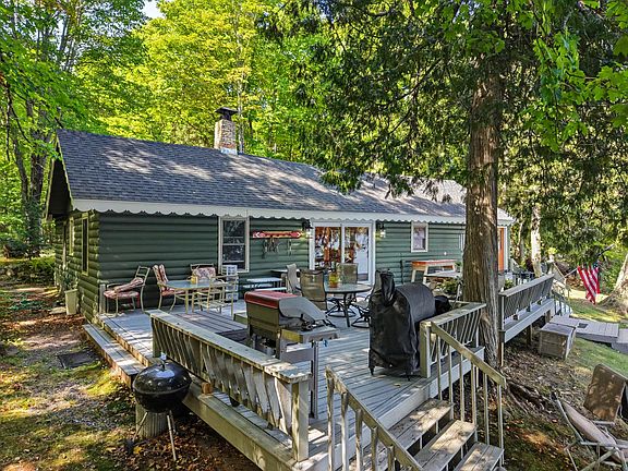 3rd image of 3018 W Duck Lake Rd