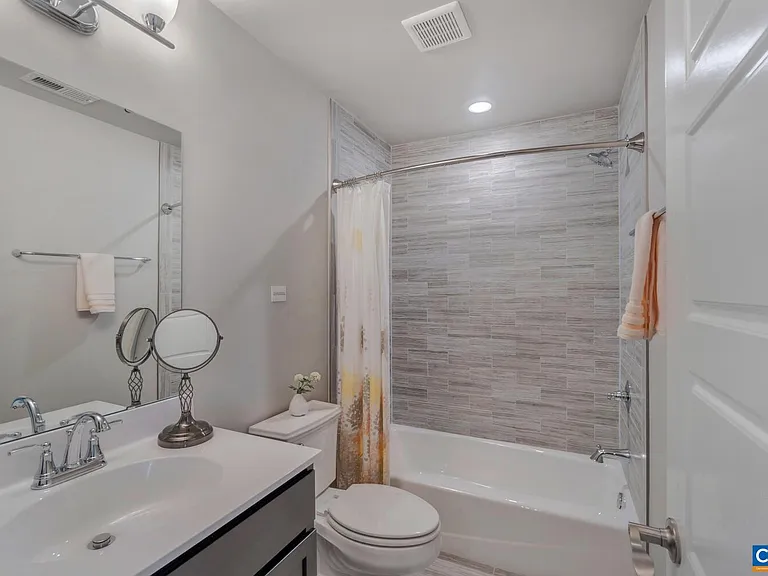 2132 Northside Dr — Photo 13