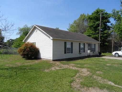 2nd image of 809 Oak St