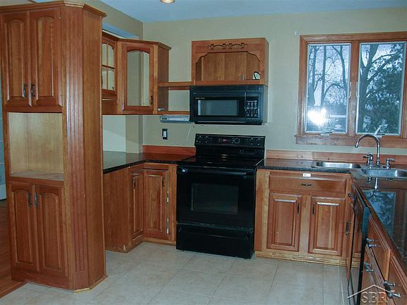 5th image of 1020 E Oliver St