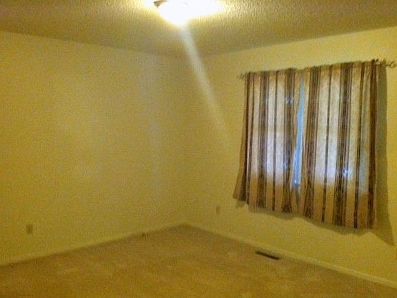 4th image of 805 Vassar Cir