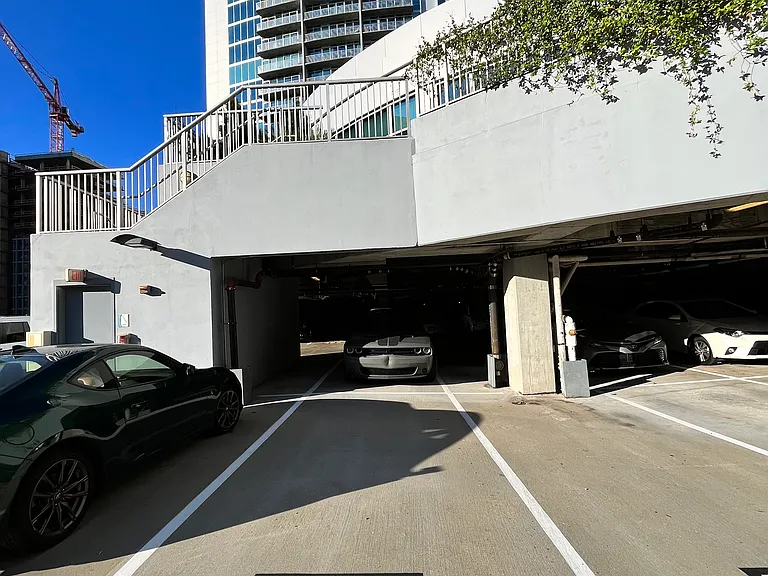 950 W Peachtree St #813 — Photo 24