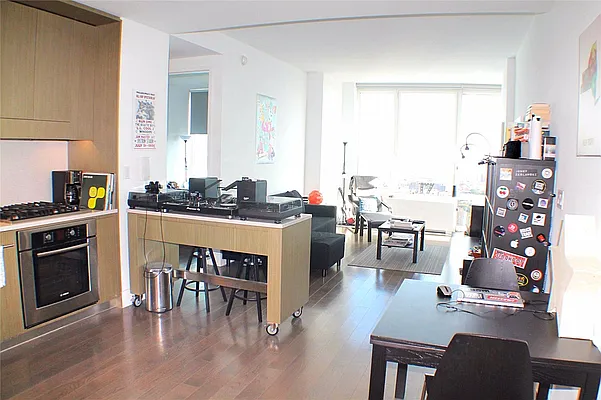 Rented by Evans Real Estate | media 35