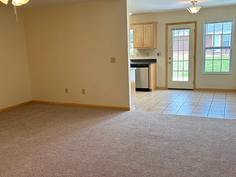 212 Elrod Ridge Ct — Photo 5