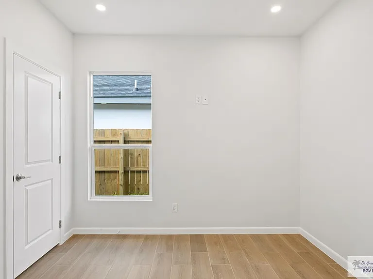 6934 Diamond Cove Dr — Photo 13