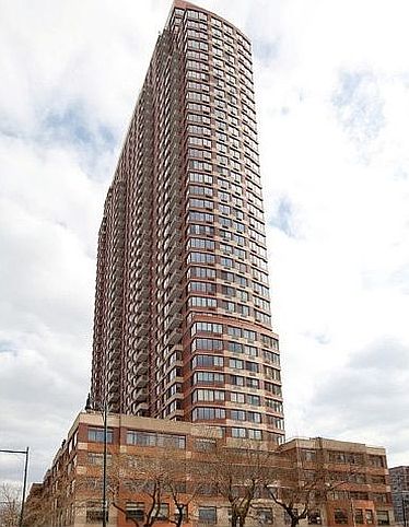 2nd image of 4-74 48th Ave APT Ph3c