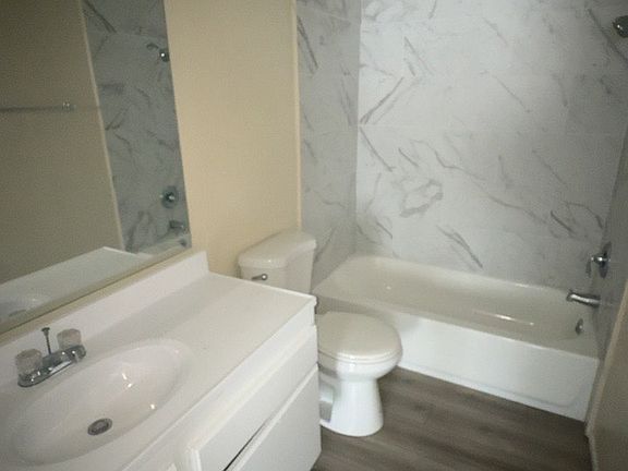 5th image of 157 N Columbia St #16