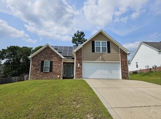 37 Rockingham St, Spring Lake, NC 28390