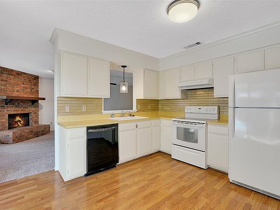 5th image of 1427 Creekwood Ln
