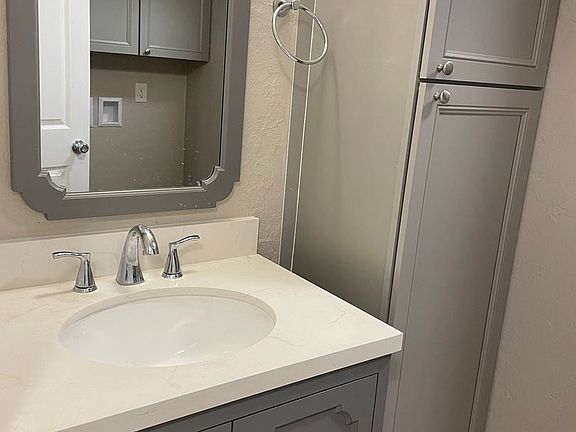 4th image of 619 W Maple St #11946968
