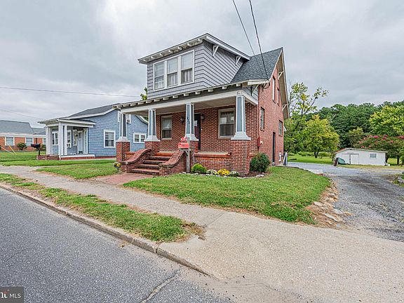 2nd image of 215 N Main St