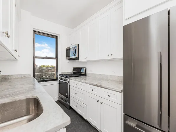 754 Brady Ave #606, Bronx, NY 10462