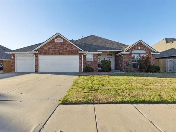2037 Oak Dr, Moore, OK 73170