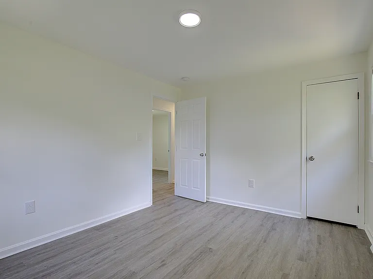 6417 Kaine Dr — Photo 30