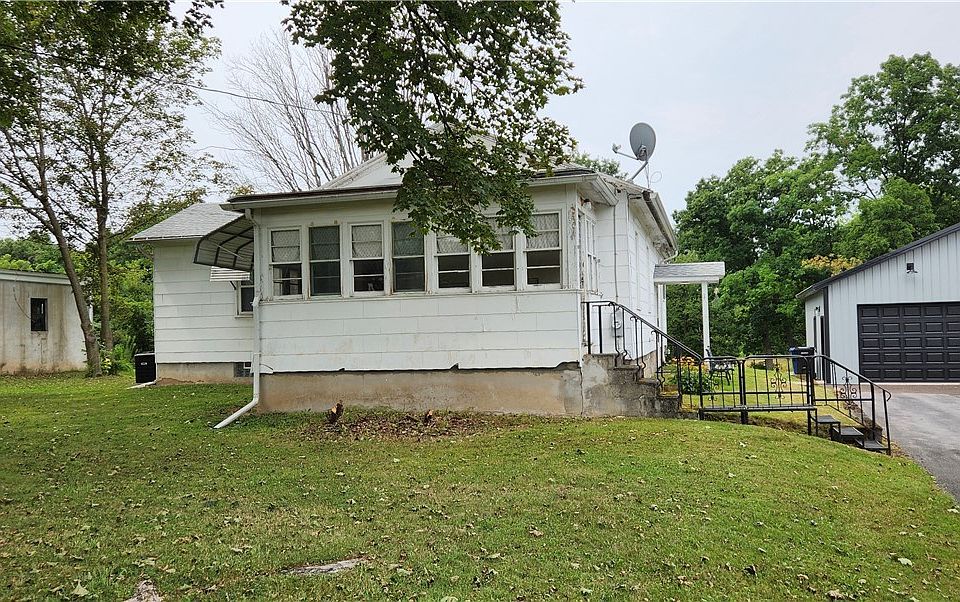 1st image of 202 Lafayette Rd
