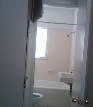 5th image of 1385 N Mt View Ave