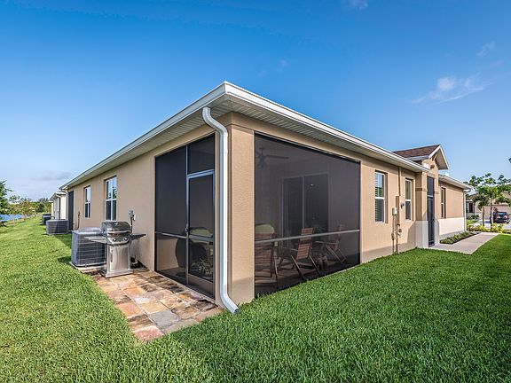 4th image of 8801 Tuscany Isles Dr