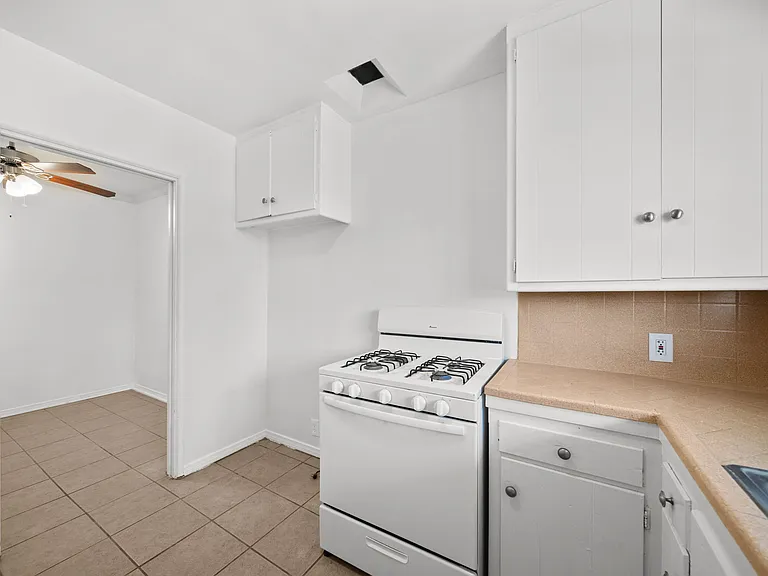 14913 Hartland St #6 — Photo 13