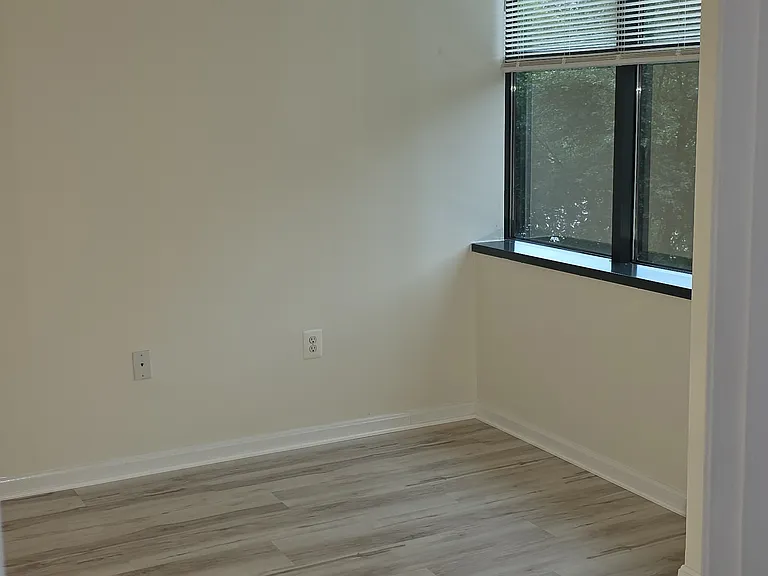 10101 Grosvenor Pl #520 — Photo 25