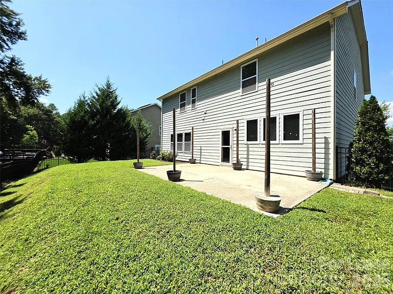 2053 Pine Siskin Ct — Photo 30