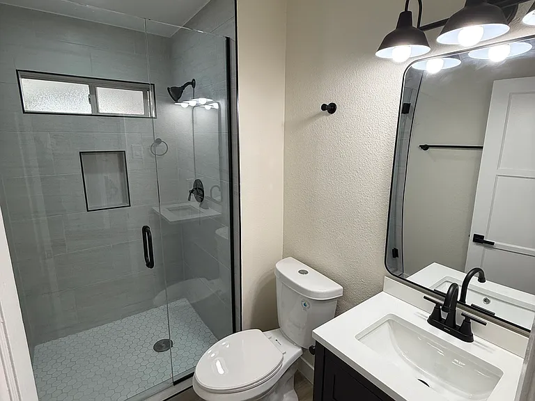 1067 Sweeney Ave — Photo 5