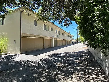 Green Acres — Photo 45