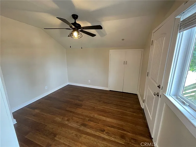 394 S Shaffer St — Photo 44