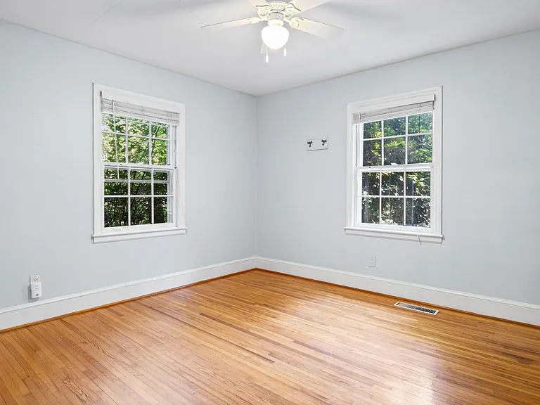 2126 Arnold Dr — Photo 19
