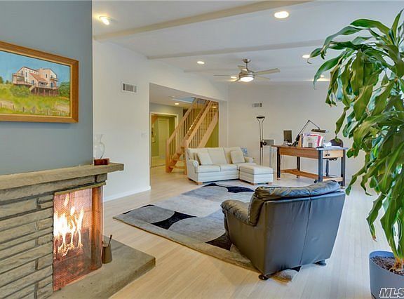 4th image of 70 West Ln