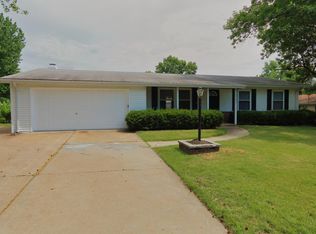2005 Northaire Ln, Saint Louis, MO 63138