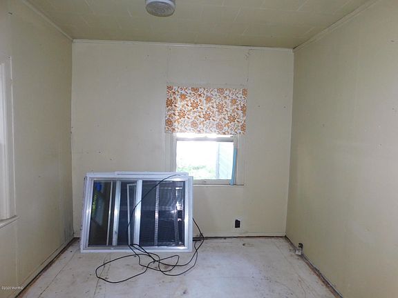 5th image of 229 Wentworth Ave