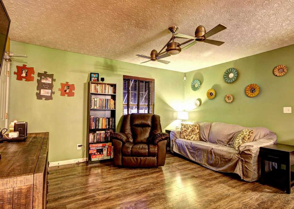 1st image of 226 Hampton Place Ct