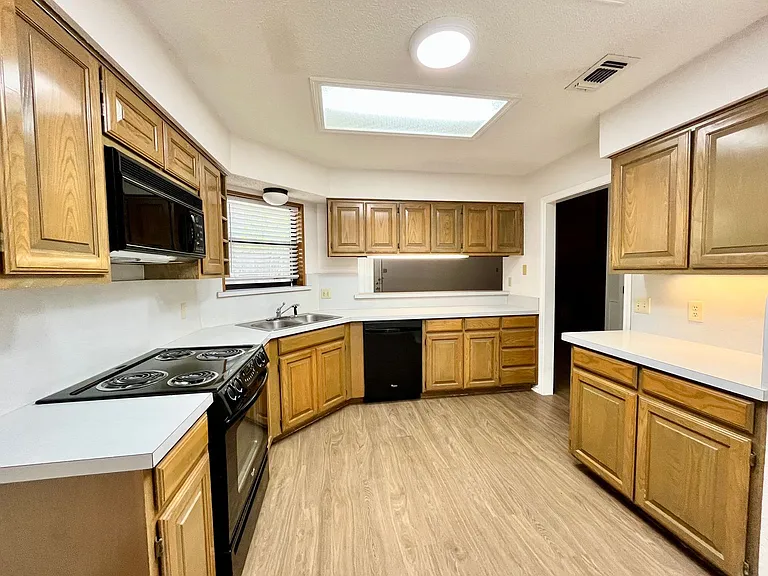 6105 Paradise Dr — Photo 5