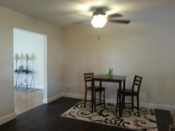 4th image of 10137 Breezy Ln