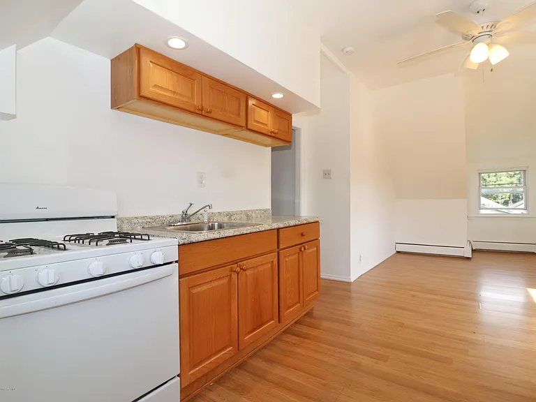 80 Shore Blvd #2 — Photo 7