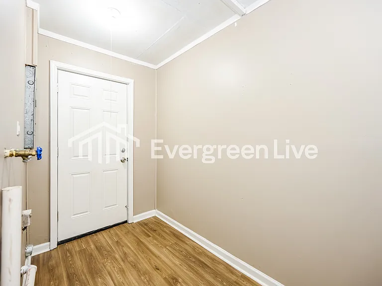 4325 Beechmont Dr — Photo 6