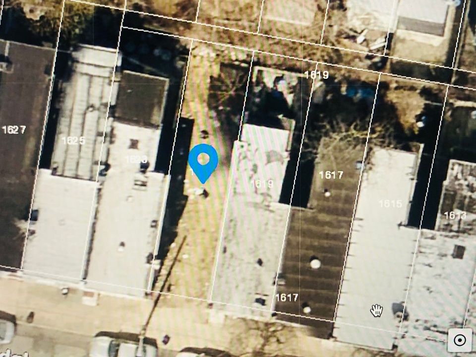 2nd image of 1621 Edgley St